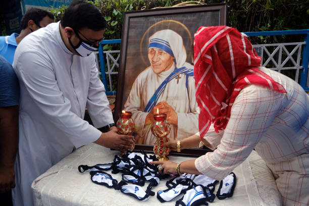 En calidad de misionero Laico al servicio de la Iglesia Catolica y Ortodoxa – Residente Temporal – Razones Religiosas