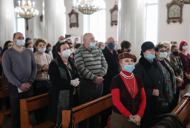 En calidad de religioso al servicio de la Iglesia Catolica Y Ortodoxa – Residente Temporal – Razones Religiosas